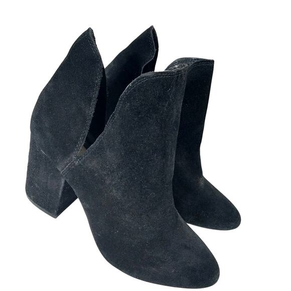 STEVE MADDEN! BLACK GENUINE SUEDE LEATHER, DEEP SIDE CUT CHUNKY BOOTS! SZ 8.5M - Picture 10 of 10
